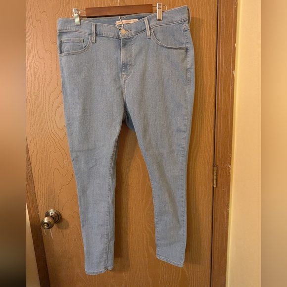 Levi's 720 High Waist Super Skinny Capri Light Blue Jeans  - Women's Size 16W - Picture 2 of 8